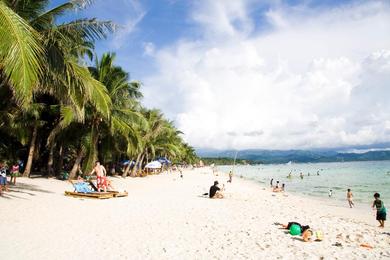 Sandee Tambisaan Beach