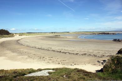 Sandee Porth Llydan Beach