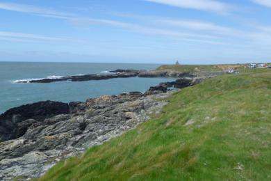 Sandee Porth Ysgaden Beach