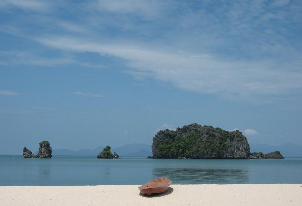 Sandee Tanjung Rhu Beach