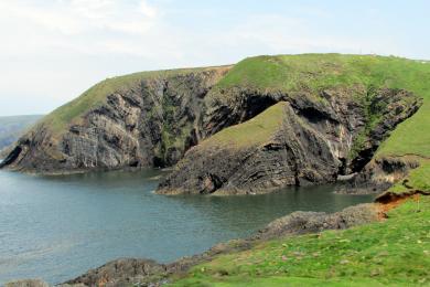 Sandee Ceibwr Bay Beach Photo