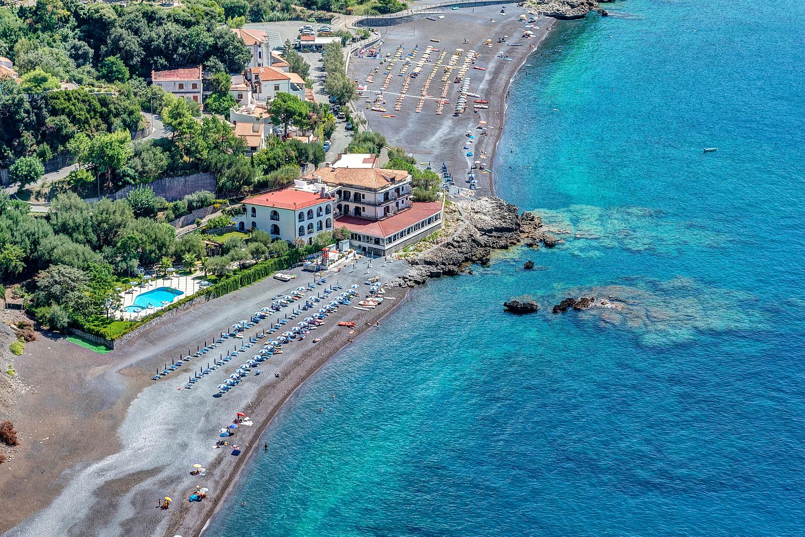 Sandee - Spiaggia Dei Gabbiani