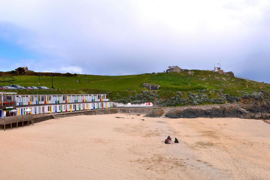 Sandee Porthgwidden Beach Photo