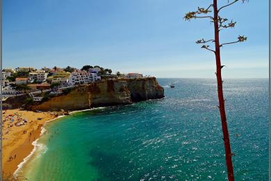 Sandee - Praia De Carvoeiro