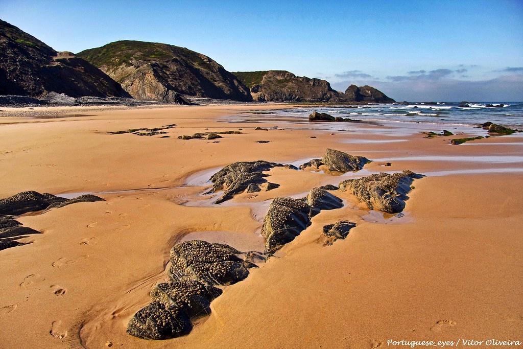 Sandee - Praia Do Vale Dos Homens