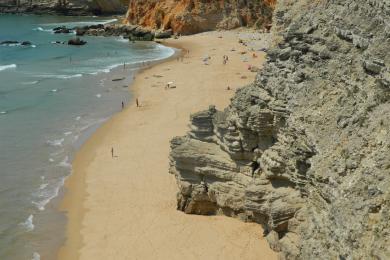 Sandee Cliff Beach Photo