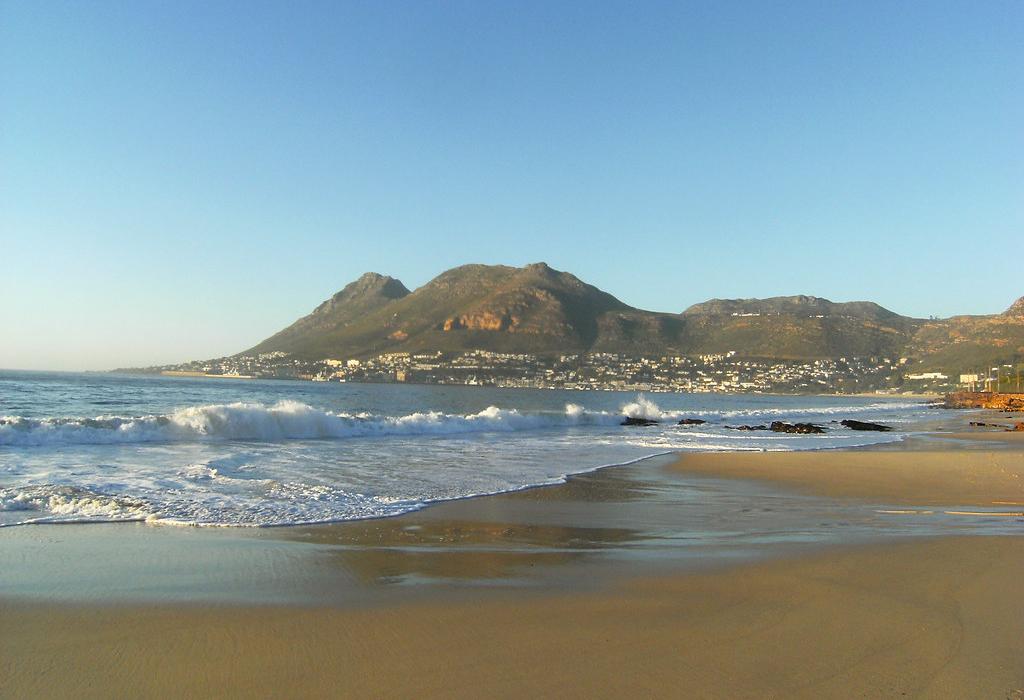Sandee Sunny Cove, Fish Hoek