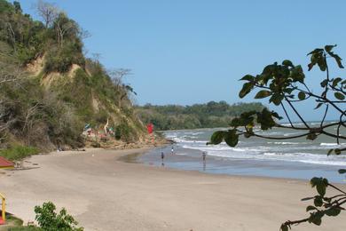 Sandee Quinam Beach Photo