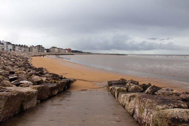 Sandee - Uphill Slipway Beach