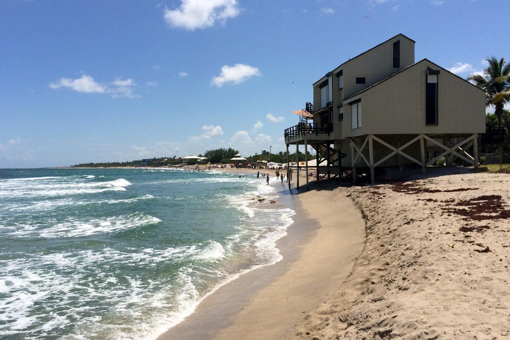 Sandee - Bathtub Reef Beach