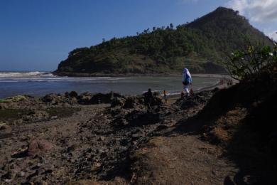 Sandee Karang Bolong Beach Photo