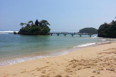 Sandee Balekambang Beach Photo