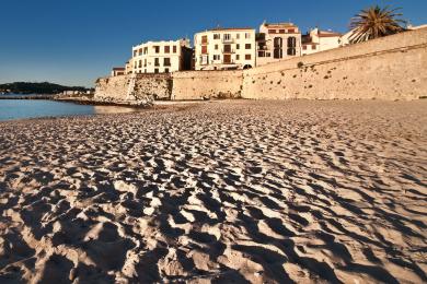 Sandee - Plage De La Gravette A Antibes