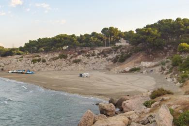 Sandee Plage Sainte Croix - La Couronne - Serie Camping Paradis A Martigues