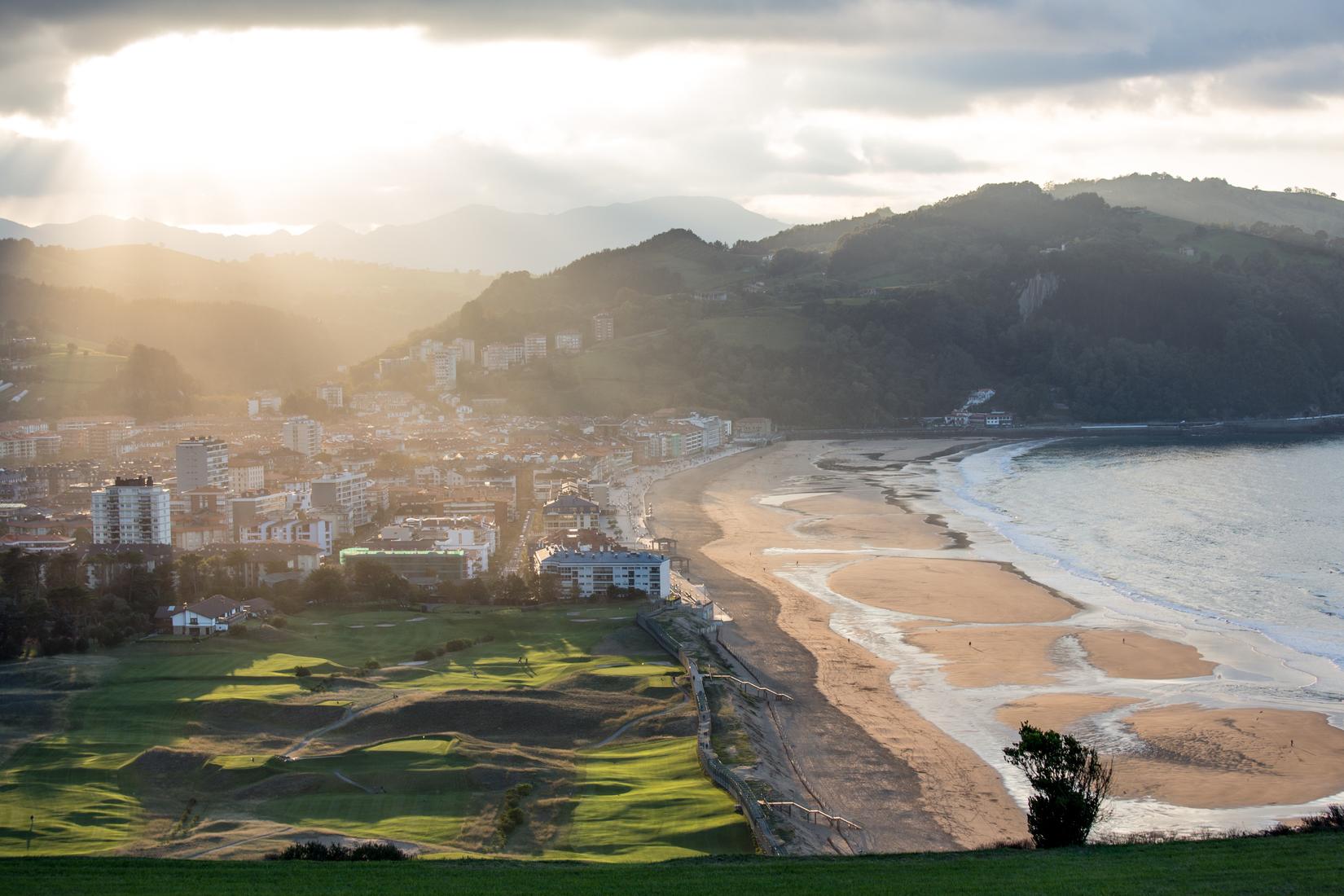 Sandee - Playa Zarautz