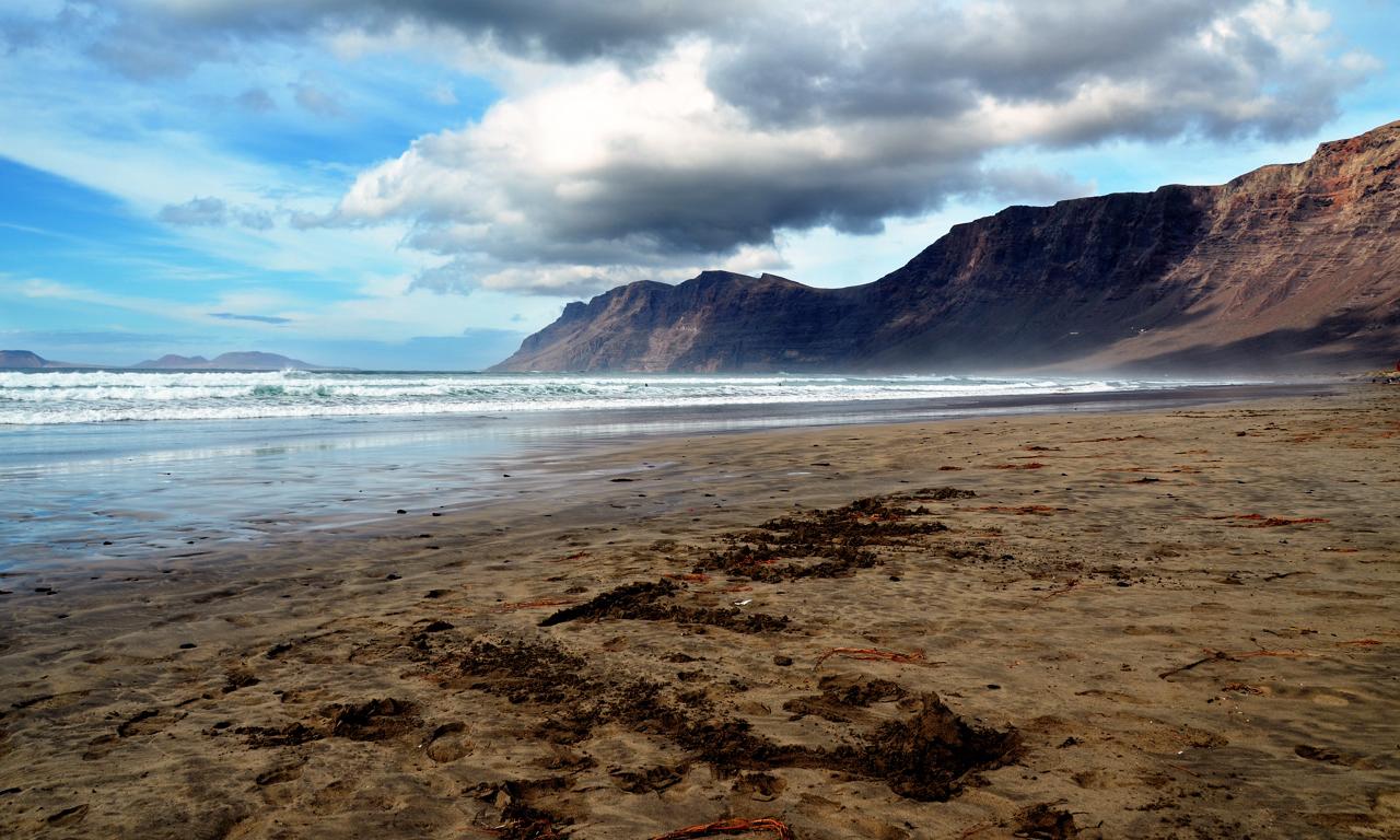 Sandee - Playa De Famara