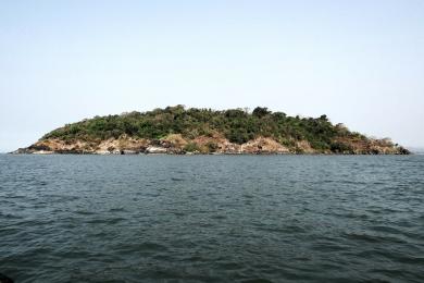 Sandee Kurumgad Beach