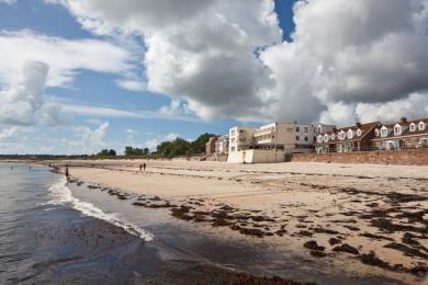 Sandee Grouville Beach