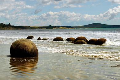 Sandee - Moeraki Boulders Beach