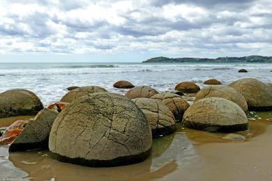 Sandee - Moeraki Boulders Beach