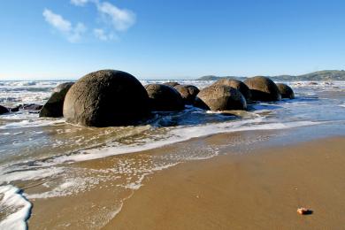 Sandee - Moeraki Boulders Beach