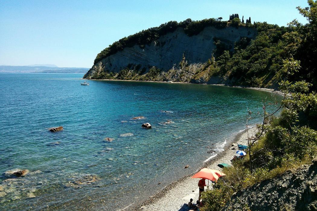 Sandee Mesecev Zaliv Beach