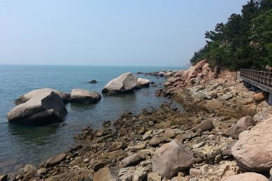 Sandee Laoshan Beach Photo