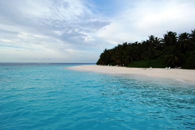 Sandee Finalholi Island
