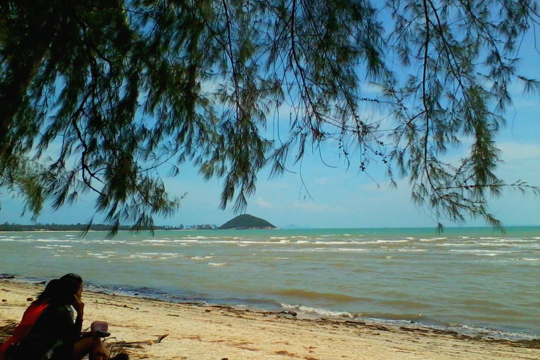 Sandee Lipa Noi Beach