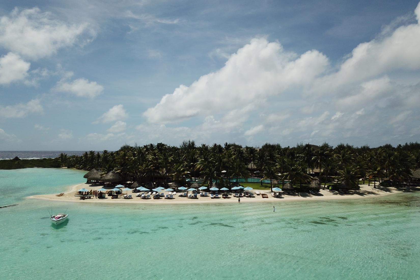 Sandee - Bora Bora Four Seasons Beach