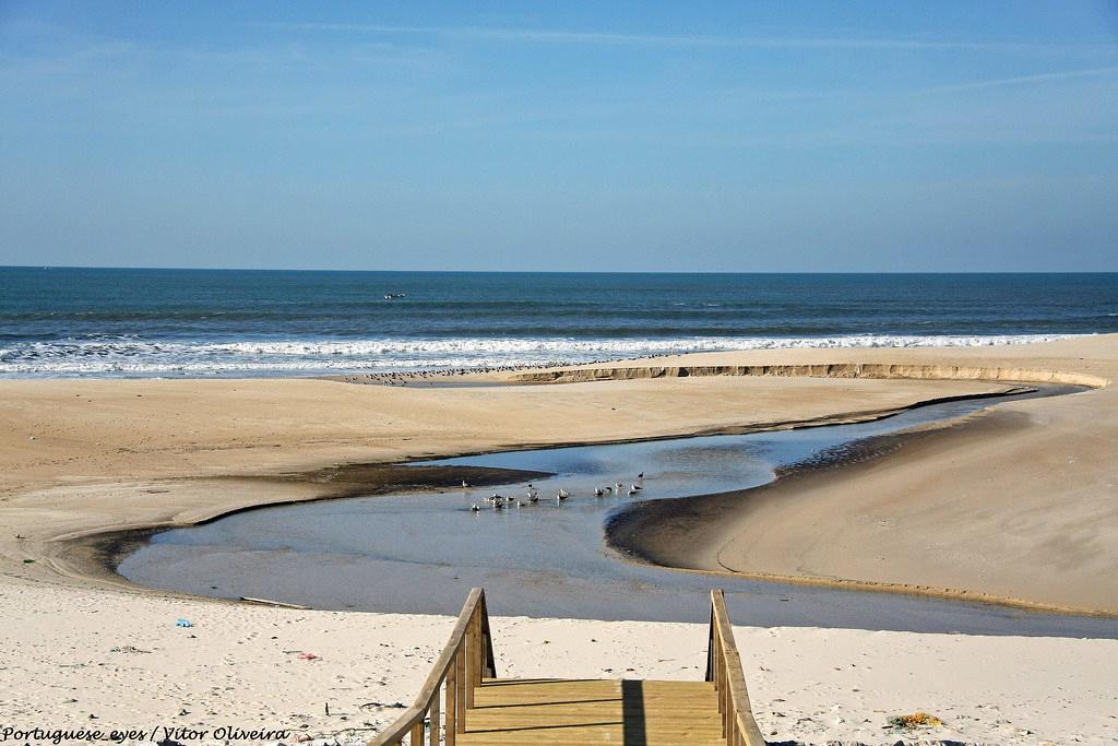 Sandee - Praia De Paredes Da Vitoria