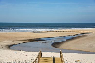 Sandee - Praia De Paredes Da Vitoria