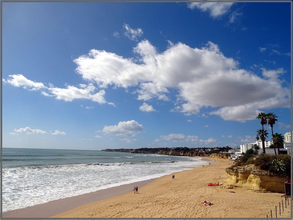 Sandee - Praia De Armacao De Pera