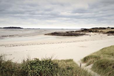 Sandee Plage Des Briantais Photo