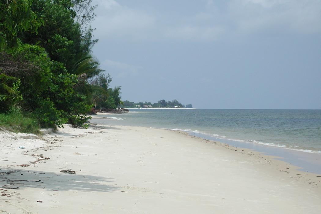 Sandee Pointe Denis Beach