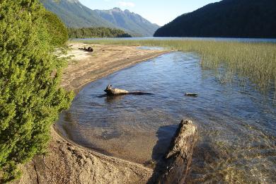 Sandee Lake Correntoso Photo