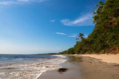 Sandee Muanda Beach Photo