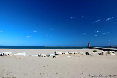 Sandee Simmons Island Beach Photo