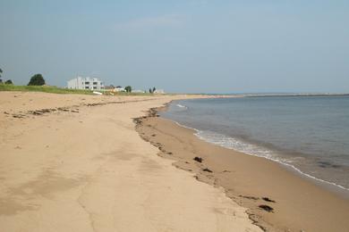 Sandee Hills Beach