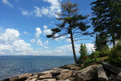 Sandee Baraga Cliff Roadside Park