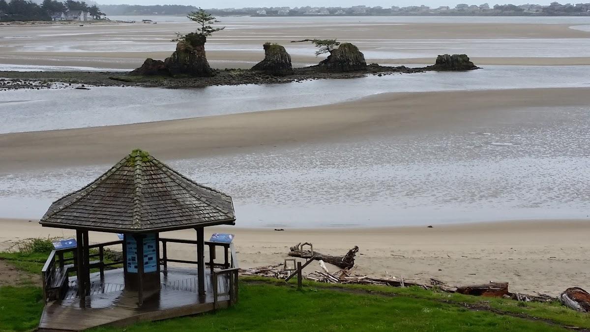 Sandee - Siletz Bay Beach