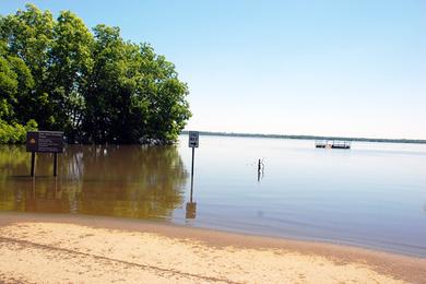 Sandee Kaw Lake Beach