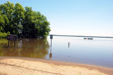 Sandee Kaw Lake Beach Photo