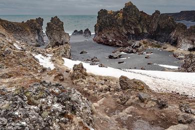 Sandee Djupalonssandur Beach Photo