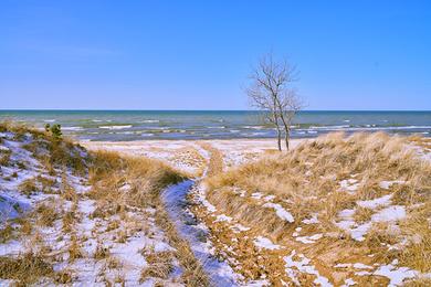 Sandee Lakeshore Park Beach