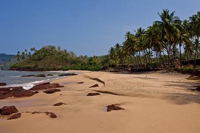 Sandee Cola Beach Photo