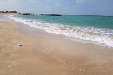 Sandee Uaq Beach