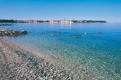 Sandee Borik Beach Photo