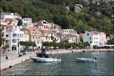 Sandee Vela Pebble Beach - Baska Photo