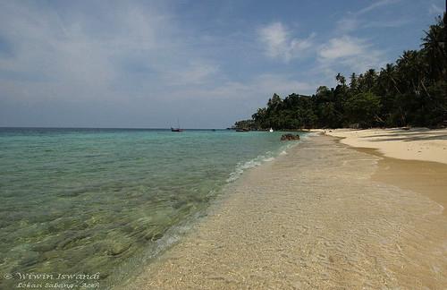 Sandee - Sumur Tiga Beach